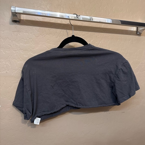 Crop Top! - Picture 2 of 3